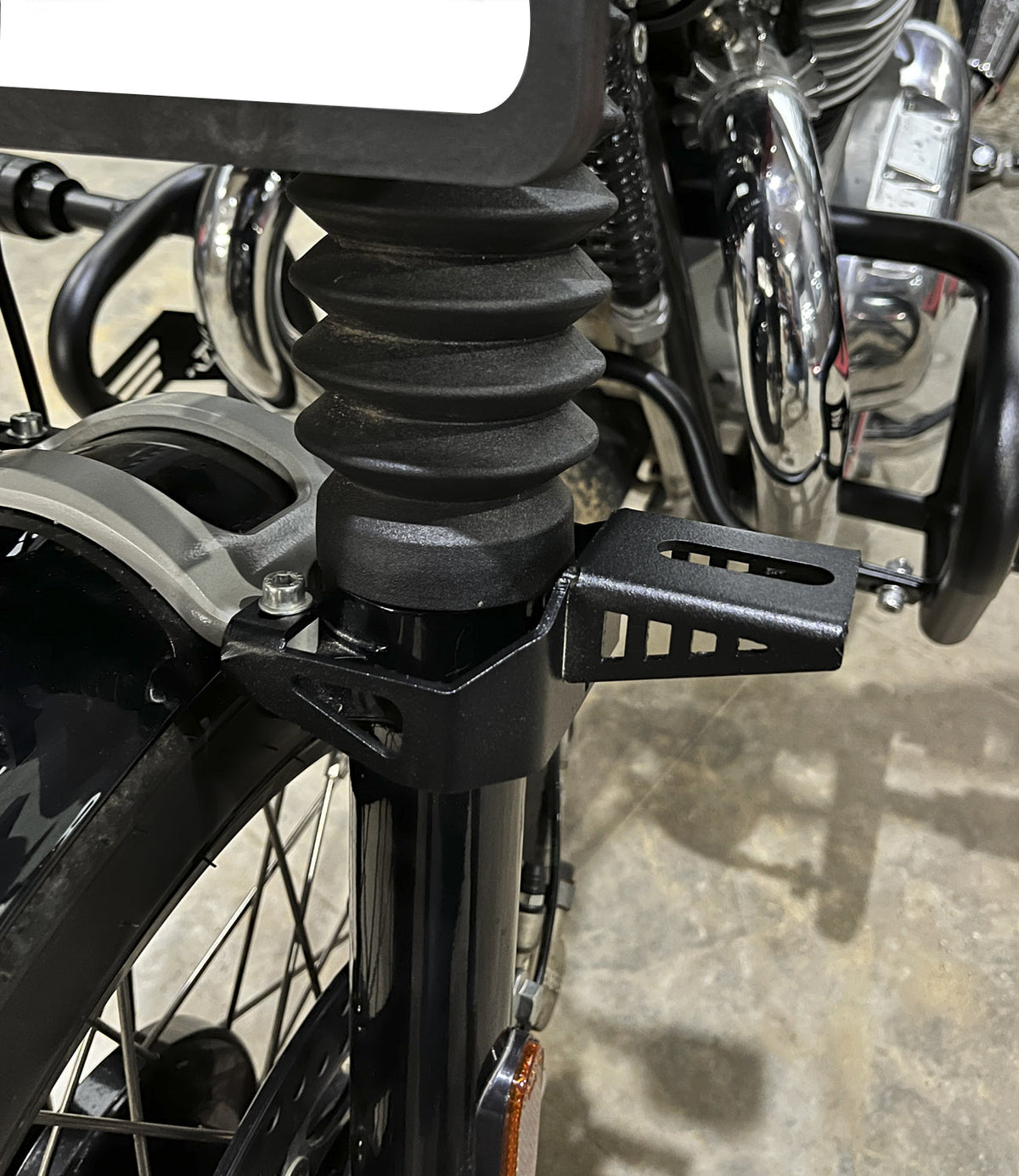 INTERCEPTOR 650 / GT 650 - FOG LIGHT MOUNT