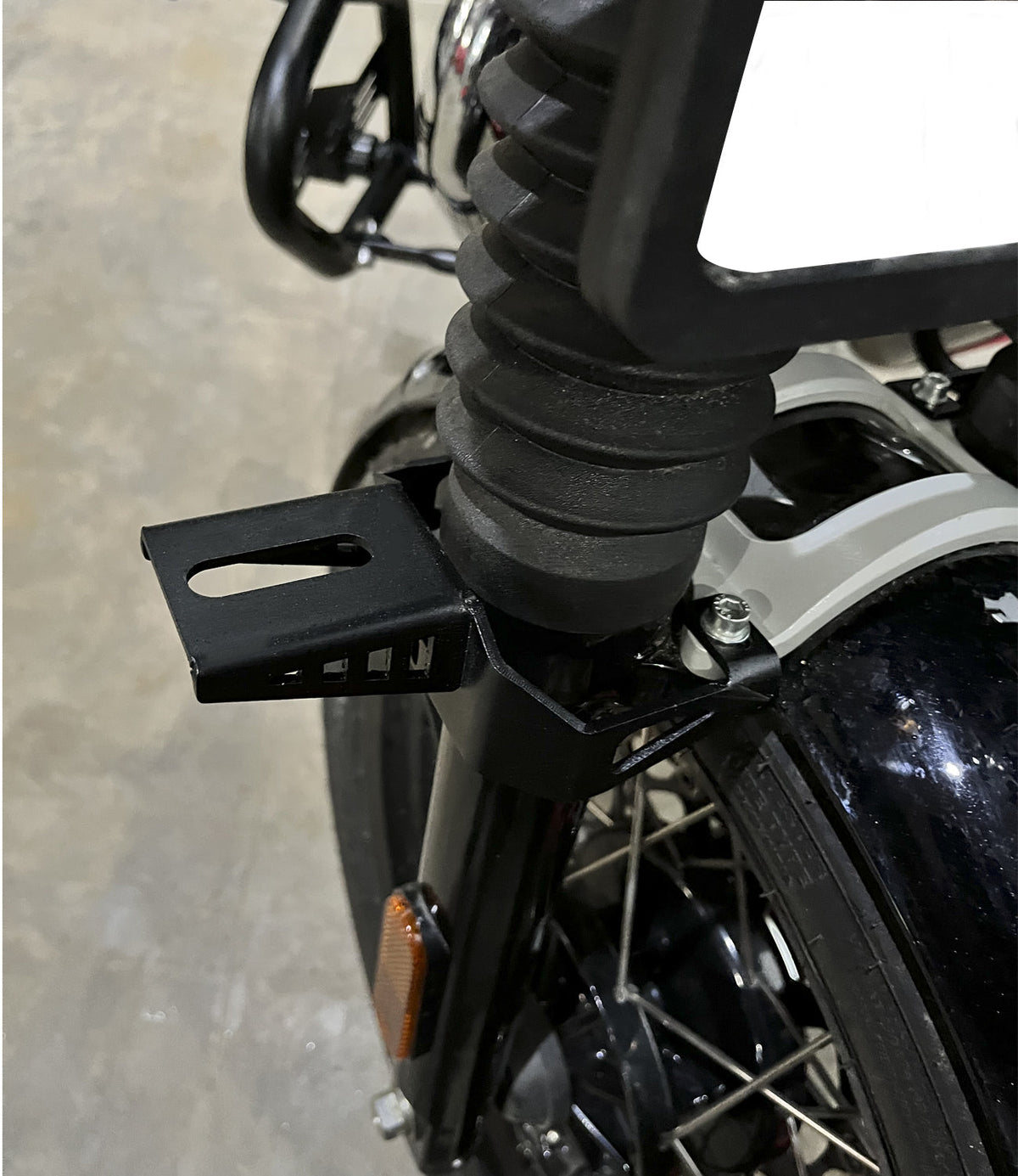 INTERCEPTOR 650 / GT 650 - FOG LIGHT MOUNT