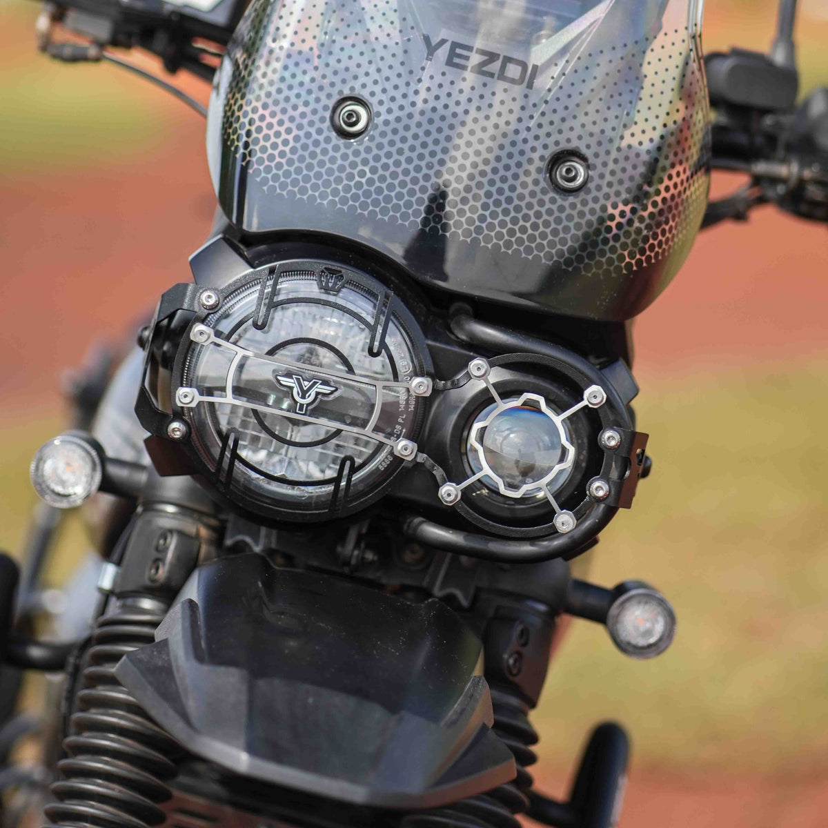 HEAD LIGHT GUARD FOR YEZDI ADVENTURE